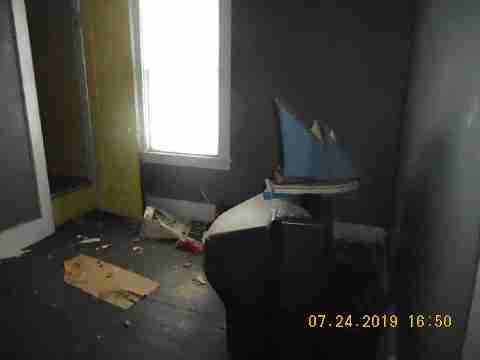 6045 Larkins (31)_m.jpg